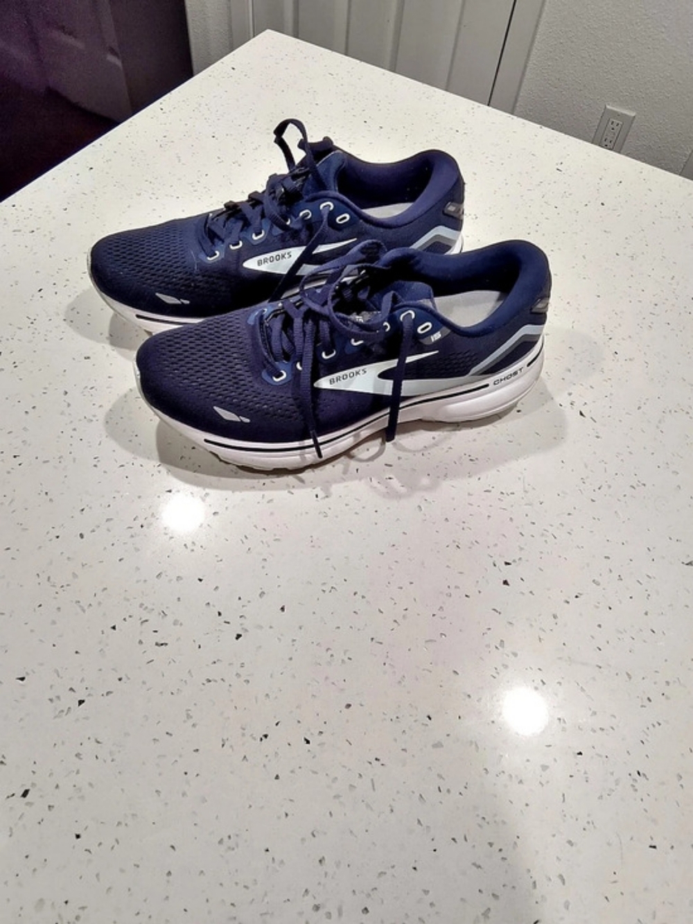 Size 10 -B Brooks Ghost 15 Blue